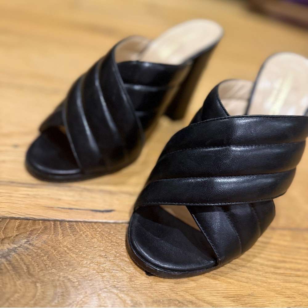 Made in Italy. Black leather mule heels, size 38